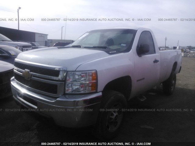 1GC0CVCG7DF206593 - 2013 CHEVROLET SILVERADO C2500 HEAVY DUTY WHITE photo 2