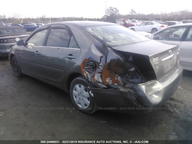 4T1BE32K15U571759 - 2005 TOYOTA CAMRY LE/XLE/SE GRAY photo 3