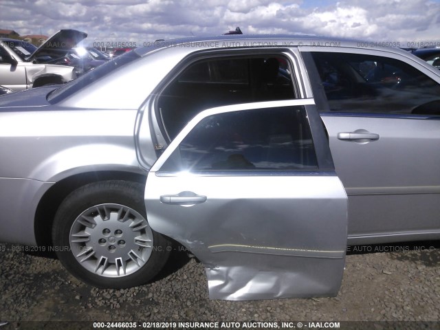 2C3KA43R06H473624 - 2006 CHRYSLER 300 SILVER photo 6