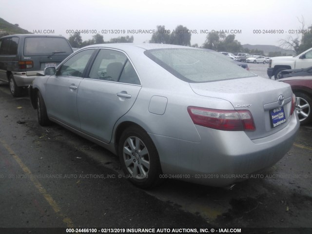 4T1BK46K67U506207 - 2007 TOYOTA CAMRY NEW GENERAT LE/XLE/SE SILVER photo 3