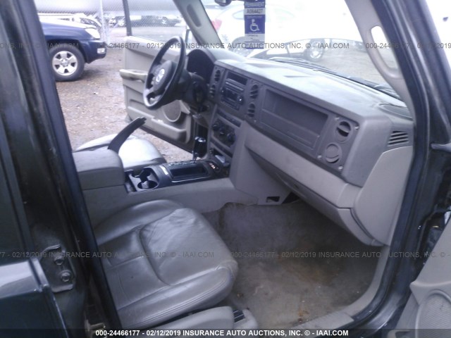 1J8HH48K56C269250 - 2006 JEEP COMMANDER 灰色 照片 5
