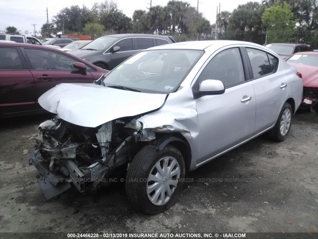 3N1CN7AP5CL930778 - 2012 NISSAN VERSA S/SV/SL SILVER photo 2