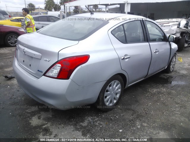 3N1CN7AP5CL930778 - 2012 NISSAN VERSA S/SV/SL SILVER photo 4