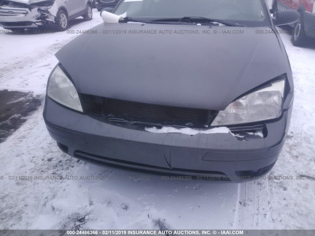 1FAHP37N36W231617 - 2006 FORD FOCUS ZX5 GRAY photo 6