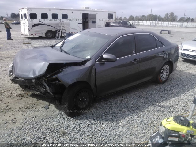 4T1BF1FK1EU863696 - 2014 TOYOTA CAMRY L/SE/LE/XLE GRAY photo 2