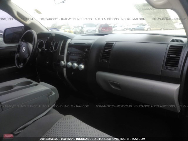 5TFEM5F18DX058247 - 2013 TOYOTA TUNDRA CREWMAX SR5 BLACK photo 5