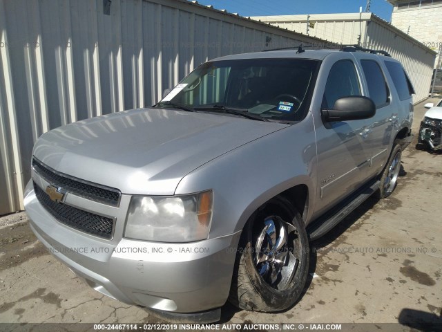 1GNSCAE02BR352789 - 2011 CHEVROLET TAHOE C1500  LS GRAY photo 2