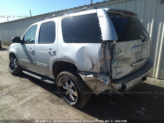 1GNSCAE02BR352789 - 2011 CHEVROLET TAHOE C1500  LS GRAY photo 3