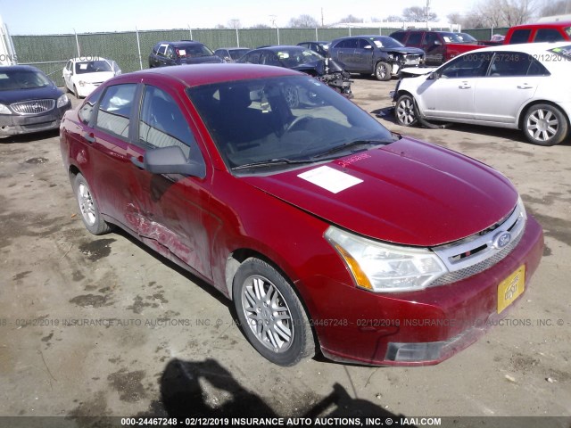 1FAHP3FN7AW269362 - 2010 FORD FOCUS SE RED photo 1