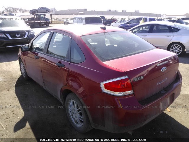 1FAHP3FN7AW269362 - 2010 FORD FOCUS SE RED photo 3