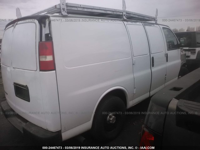 1GCFH154381209601 - 2008 CHEVROLET EXPRESS G1500  WHITE photo 4