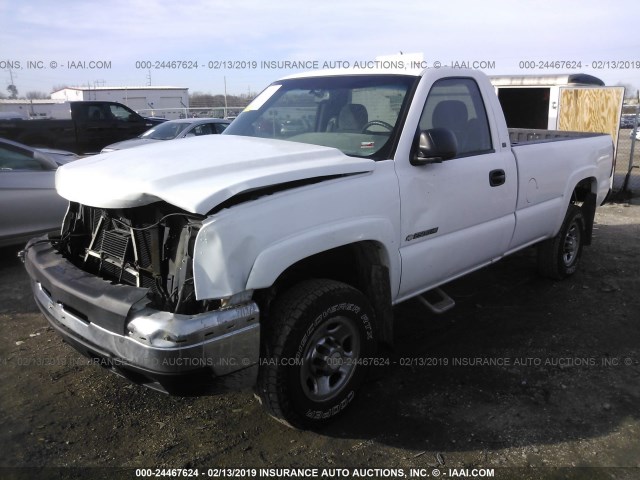 1GCHC24U17E164518 - 2007 CHEVROLET SILVERADO C2500 HEAVY DUTY WHITE photo 2