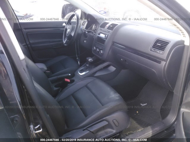 3VWRA7AJ5AM027629 - 2010 VOLKSWAGEN JETTA WOLFSBURG 黑色 照片 5