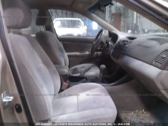 4T1BE32K23U117856 - 2003 TOYOTA CAMRY LE/XLE/SE GOLD photo 5