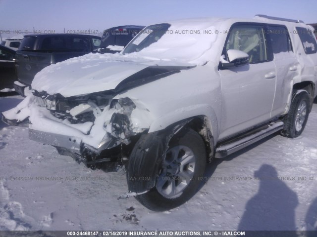 JTEBU5JR4J5506938 - 2018 TOYOTA 4RUNNER SR5 PREM/LTDL/TRAIL/TRD WHITE photo 6