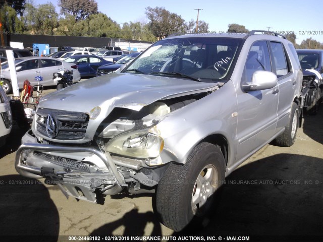 4JGAB54E11A254681 - 2001 MERCEDES-BENZ ML 320 SILVER photo 2