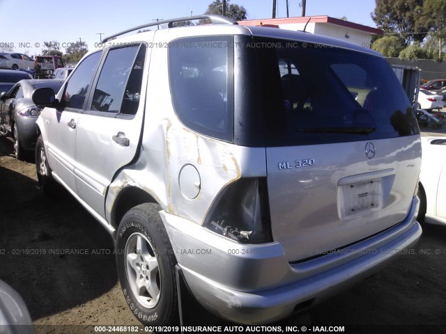 4JGAB54E11A254681 - 2001 MERCEDES-BENZ ML 320 SILVER photo 3