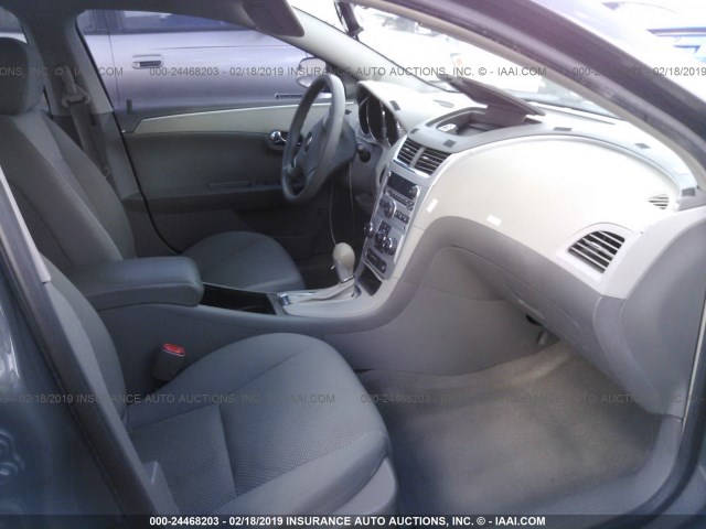 1G1ZG57B28F160910 - 2008 CHEVROLET MALIBU LS GRAY photo 5