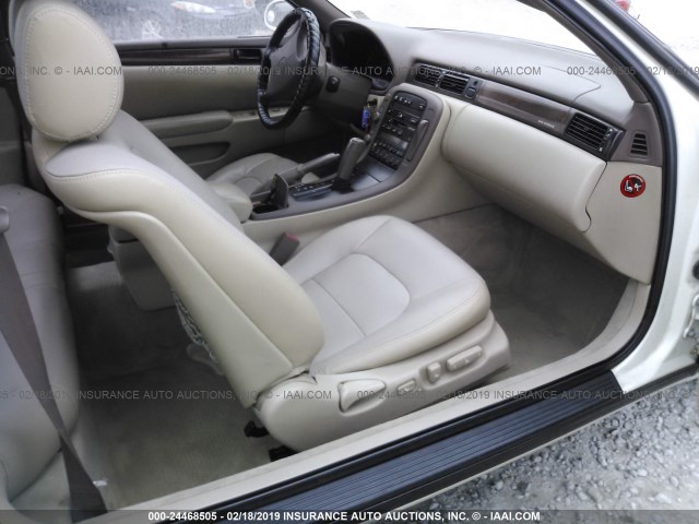 JT8CD32Z7T0036642 - 1996 LEXUS SC 300 WHITE photo 5