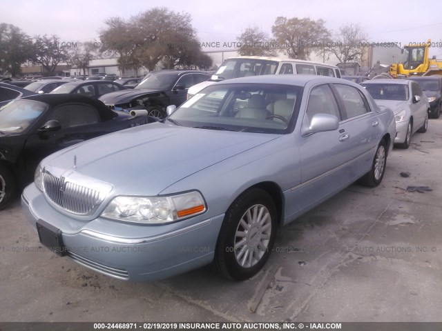 1LNHM82W25Y671777 - 2005 LINCOLN TOWN CAR SIGNATURE LIMITED BLUE photo 2