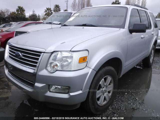 1FMEU7DE2AUB03189 - 2010 FORD EXPLORER XLT SILVER photo 2