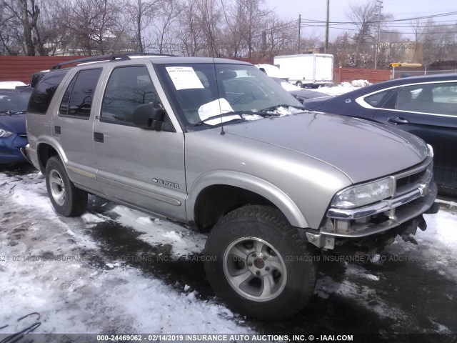 1GNCS13WX2K151584 - 2002 CHEVROLET BLAZER Pewter photo 1