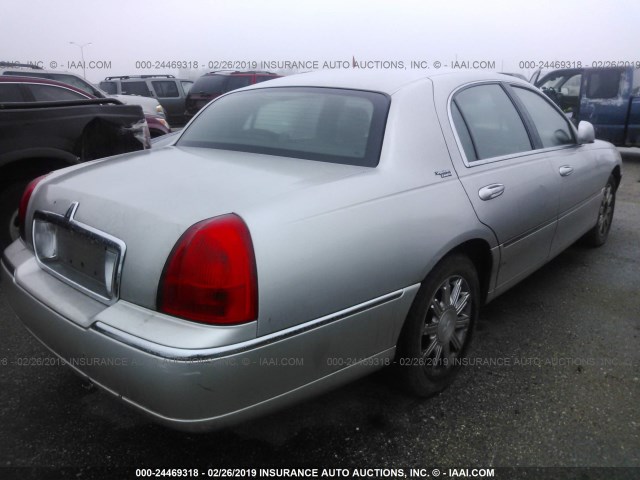 1LNHM82V26Y647584 - 2006 LINCOLN TOWN CAR SIGNATURE LIMITED SILVER photo 4