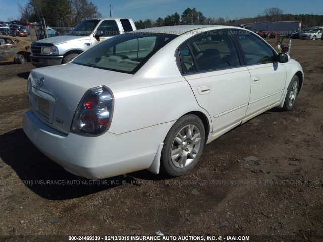 1N4AL11D75C188885 - 2005 NISSAN ALTIMA S/SL WHITE photo 4