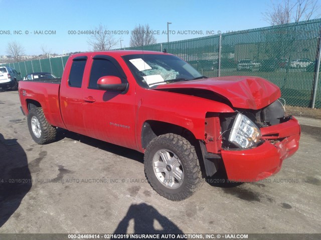 1GCRKSE35BZ173107 - 2011 CHEVROLET SILVERADO K1500 LT RED photo 1