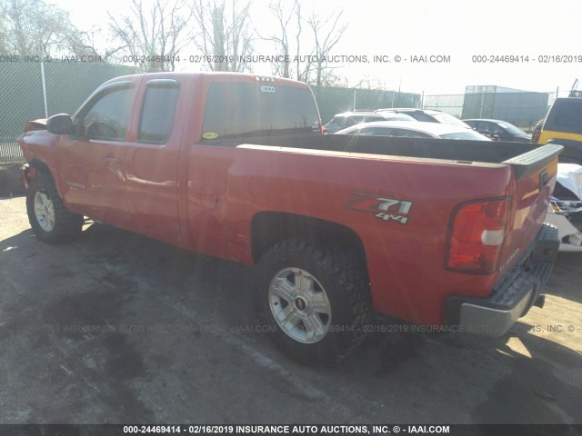 1GCRKSE35BZ173107 - 2011 CHEVROLET SILVERADO K1500 LT RED photo 3