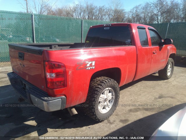 1GCRKSE35BZ173107 - 2011 CHEVROLET SILVERADO K1500 LT RED photo 4