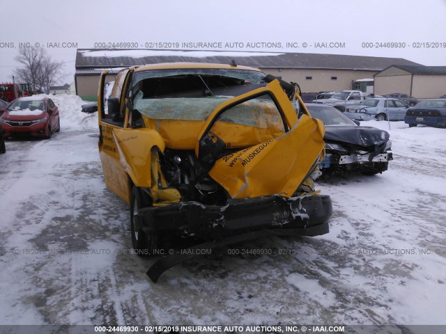 1GTZ7GFG9J1226629 - 2018 GMC SAVANA G3500 YELLOW photo 6