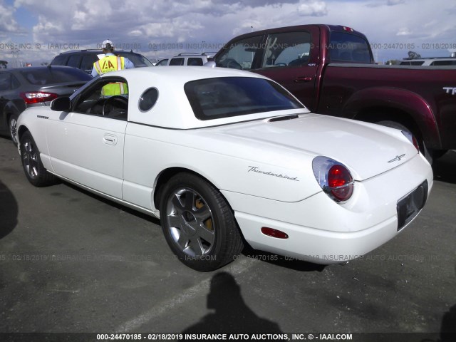 1FAHP60A92Y108699 - 2002 FORD THUNDERBIRD  WHITE photo 3