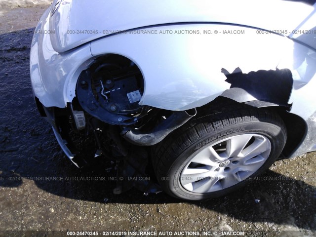 3VWRG3AG4AM011854 - 2010 VOLKSWAGEN NEW BEETLE Hellblau Foto 6