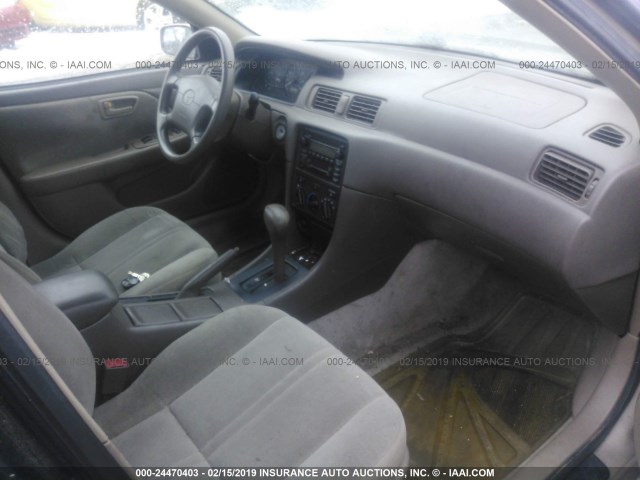 4T1BG22K01U115086 - 2001 TOYOTA CAMRY CE/LE/XLE 金色 照片 5