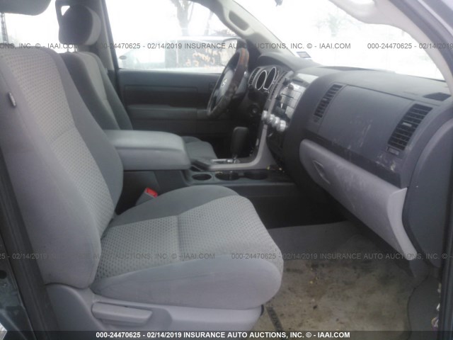 5TFRM5F14BX024482 - 2011 TOYOTA TUNDRA DOUBLE CAB SR5 GRAY photo 5