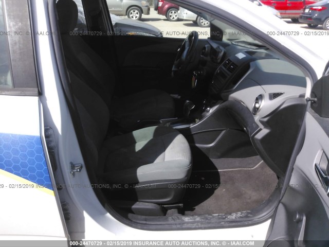 1G1JA6SH4E4134428 - 2014 CHEVROLET SONIC LS 白色 照片 5