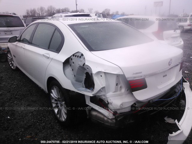 WBAYF8C59FD654095 - 2015 BMW 750 LXI WHITE photo 3