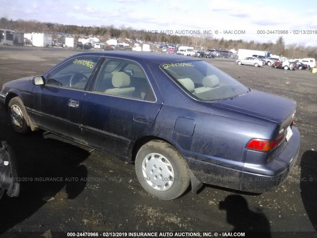 4T1BG22K7WU359664 - 1998 TOYOTA CAMRY CE/LE/XLE 蓝色 照片 3