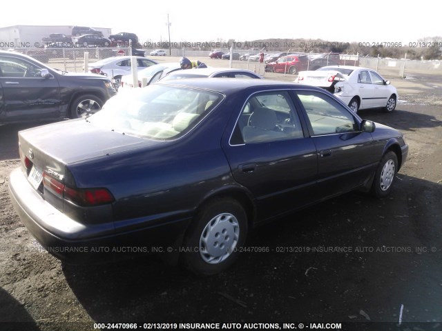 4T1BG22K7WU359664 - 1998 TOYOTA CAMRY CE/LE/XLE 蓝色 照片 4