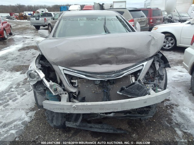 KMHFG4JG8DA257122 - 2013 HYUNDAI AZERA SILVER photo 6