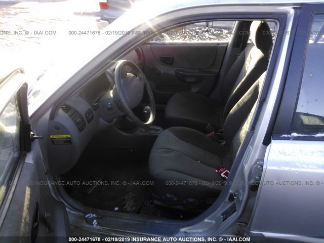 KMHCG45C44U512860 - 2004 HYUNDAI ACCENT GL SILVER photo 5