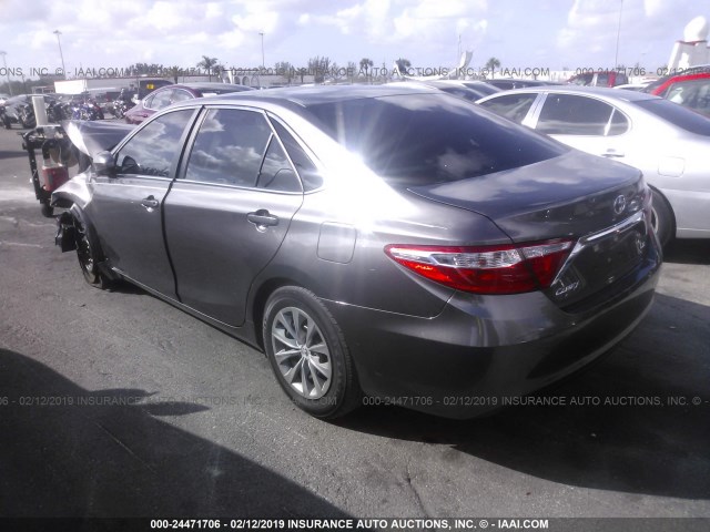 4T1BF1FK1GU154365 - 2016 TOYOTA CAMRY LE/XLE/SE/XSE GRAY photo 3