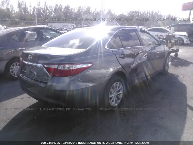 4T1BF1FK1GU154365 - 2016 TOYOTA CAMRY LE/XLE/SE/XSE GRAY photo 4