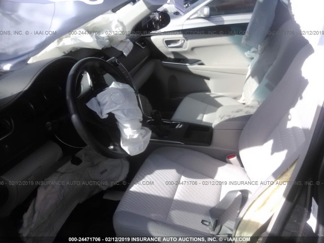 4T1BF1FK1GU154365 - 2016 TOYOTA CAMRY LE/XLE/SE/XSE GRAY photo 5