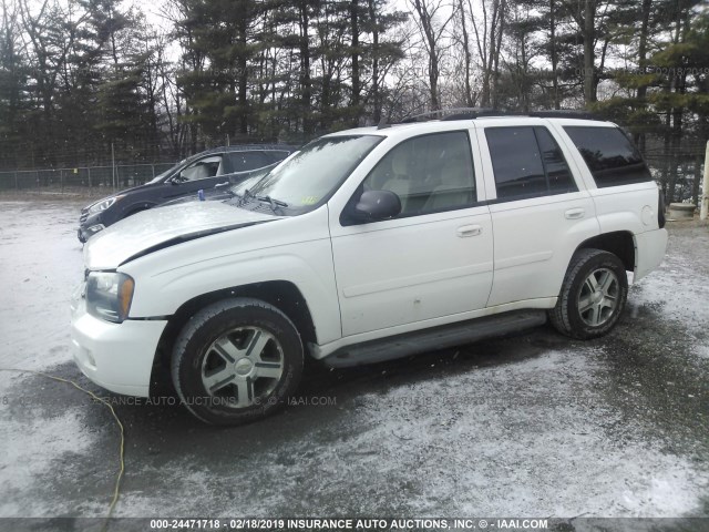 1GNDT13S972103774 - 2007 CHEVROLET TRAILBLAZER LS/LT WHITE photo 2