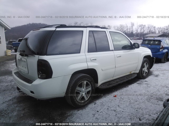 1GNDT13S972103774 - 2007 CHEVROLET TRAILBLAZER LS/LT WHITE photo 4