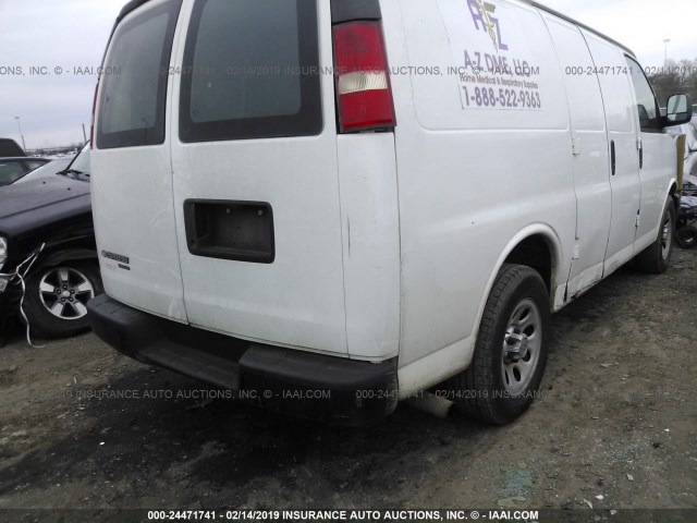 1GCSGAFX4C1115214 - 2012 CHEVROLET EXPRESS G1500  WHITE photo 4