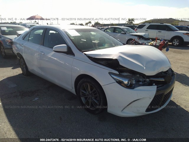 4T1BF1FK0FU098496 - 2015 TOYOTA CAMRY LE/XLE/SE/XSE WHITE photo 1
