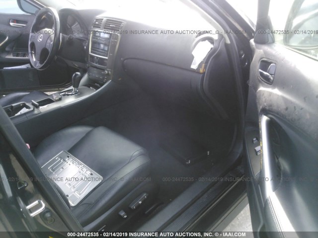 JTHBK262665013255 - 2006 LEXUS IS BLACK photo 5